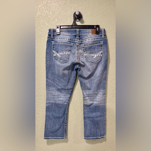 Women’s BKE Cropped Jeans - Picture 2 of 5